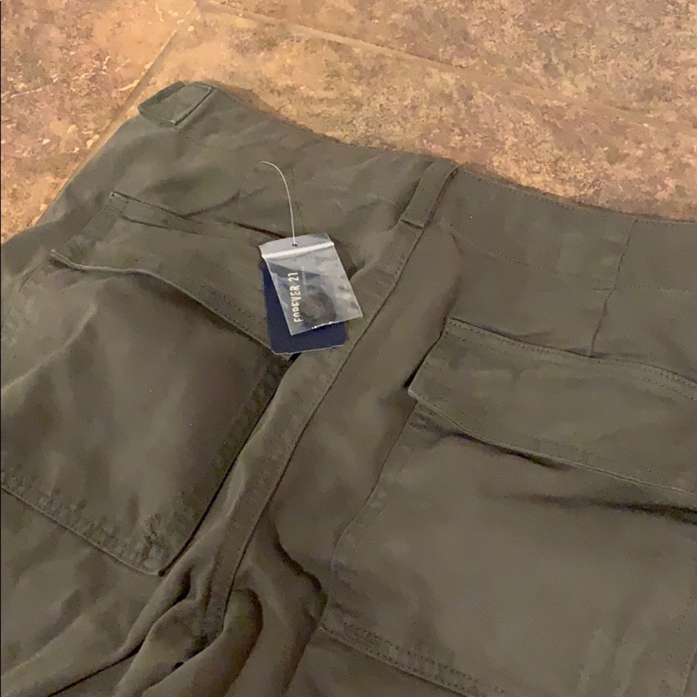 Olive pants - Picture 3 of 3